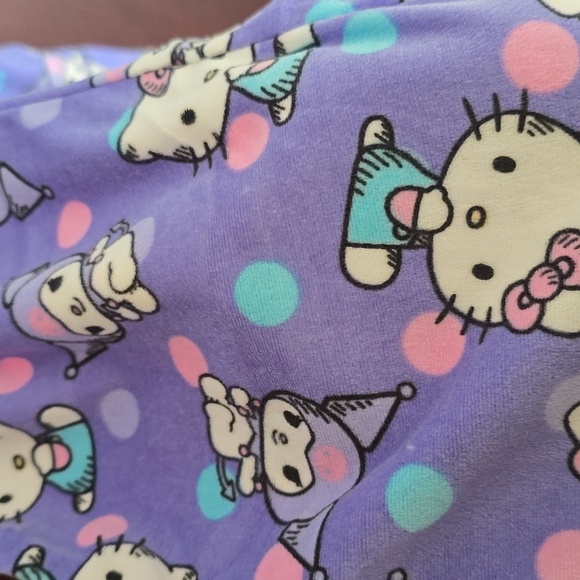 NWT. Hello Kitty Kids Pajama Set - Pink, Blue, and Purple Size 6/6x - Picture 3 of 7